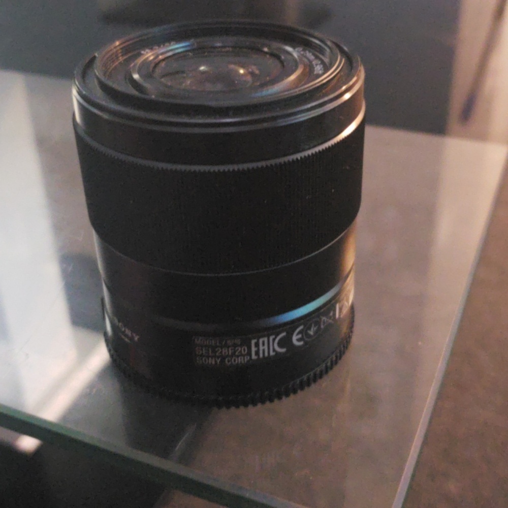 Sony sel28f20